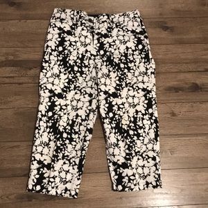 Croft & Barrow Capri pants 8 black and white print